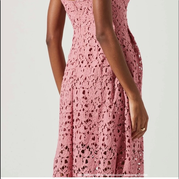 ASTR the label LACE A LINE MIDI DRESS - Picture 2 of 5